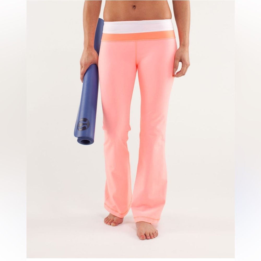 Lululemon Peach and White Yoga Pants - Size XS (4)
